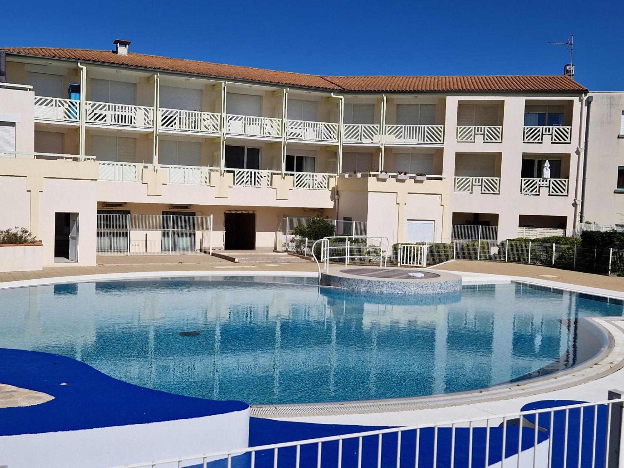 Chatelaillon-Plage Centre-Ville: Apt 4 Pers, Balcon, Parking, Piscine, Wifi - Fr-1-706-21 Exterior photo